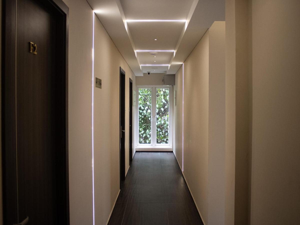 The Runway Hotel Kochi Buitenkant foto